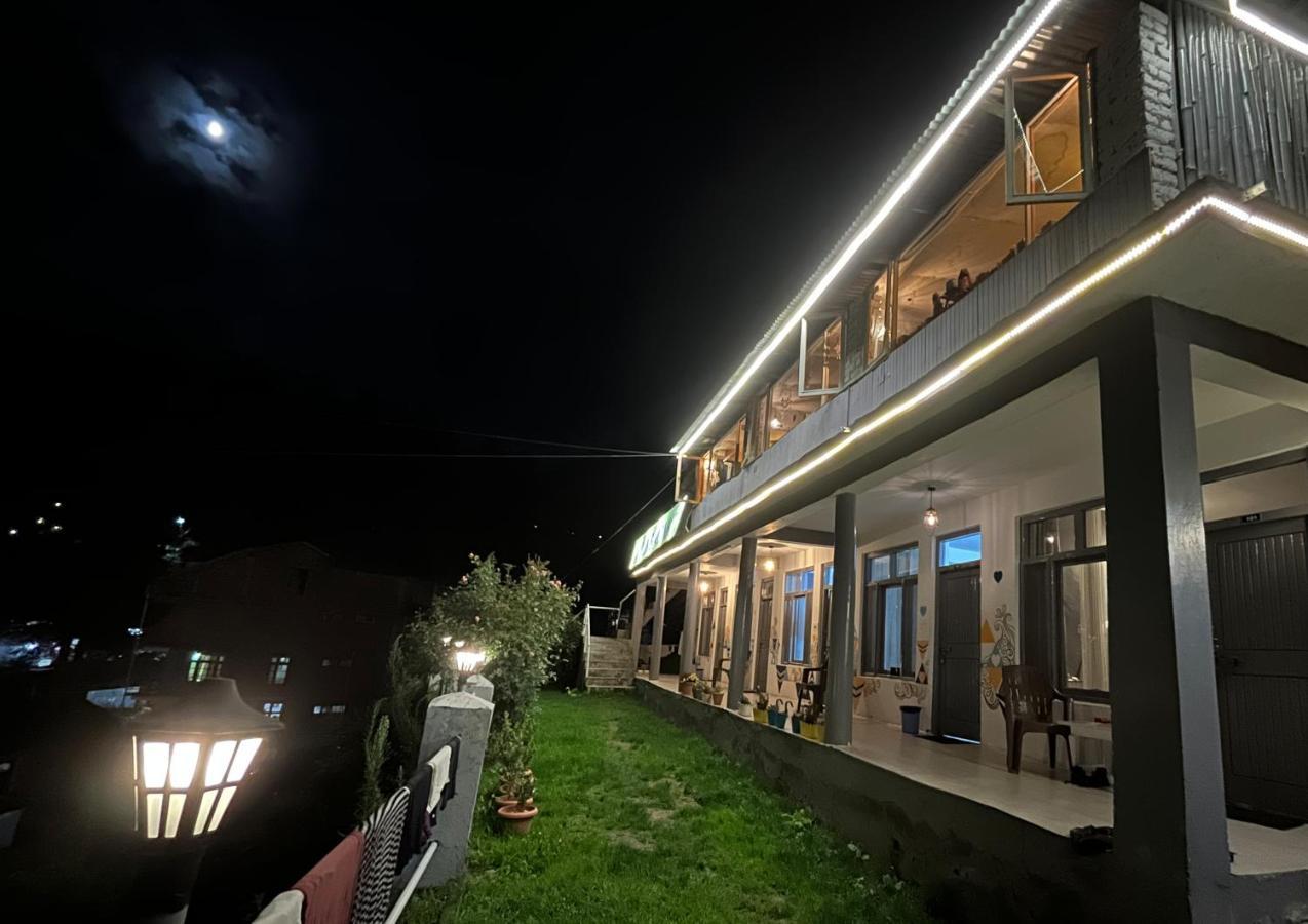 Young Monk Hostel & Cafe Old Manali Kültér fotó